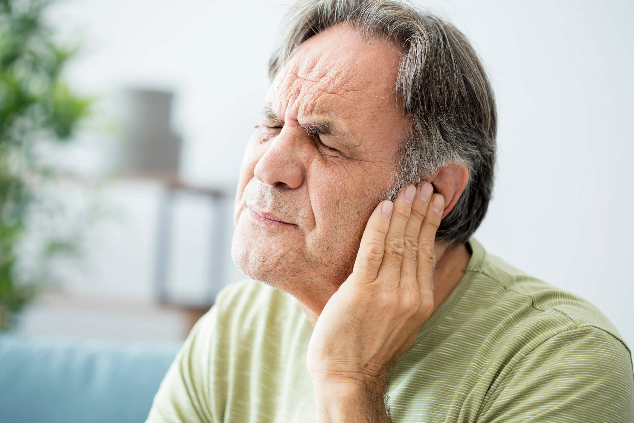 dor de ouvido em idoso