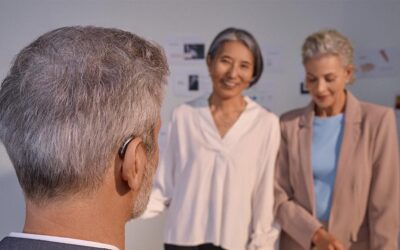 Pergunte a um especialista: Quais são os melhores aparelhos auditivos para ambientes de trabalho barulhentos?